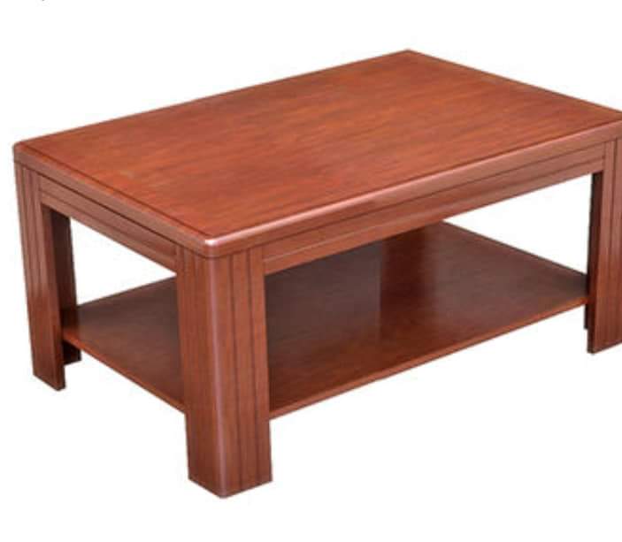 Mahogany coffee table, Brown color.