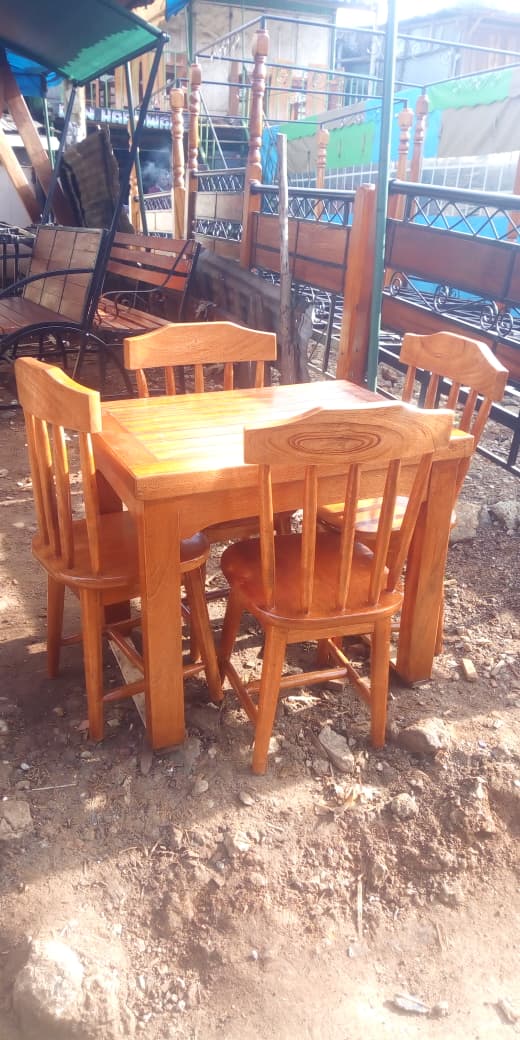4 seater dinning set