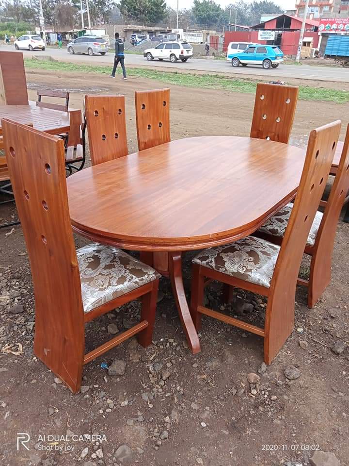 6 seater oval with revolver