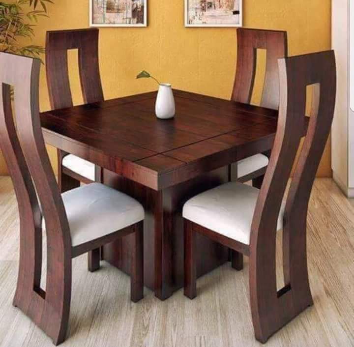 4 seater square dinning set.