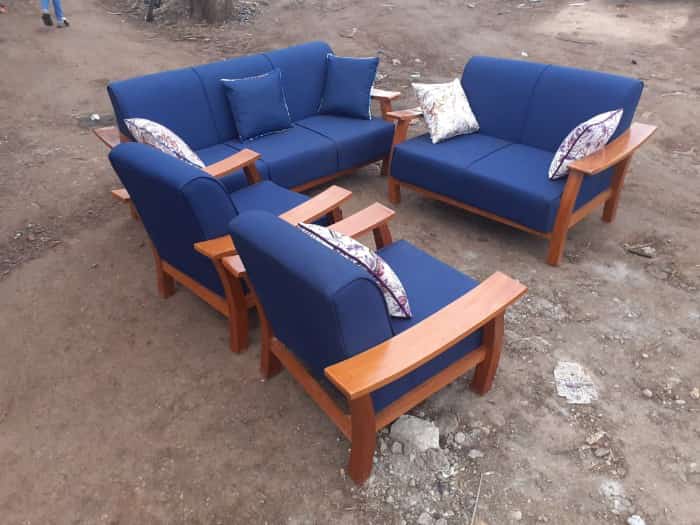 Open sofa, 7 seater with frame made of mahogany wood and hydensity foam with quality fabric.