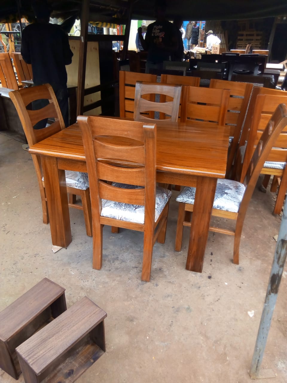 4 seater dinning set brown color