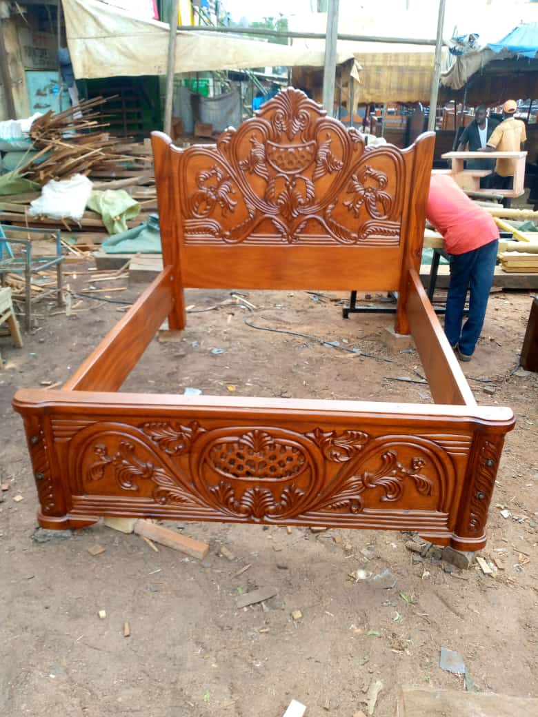 King size mahogany bed, 5×6. With professional inprints designs.