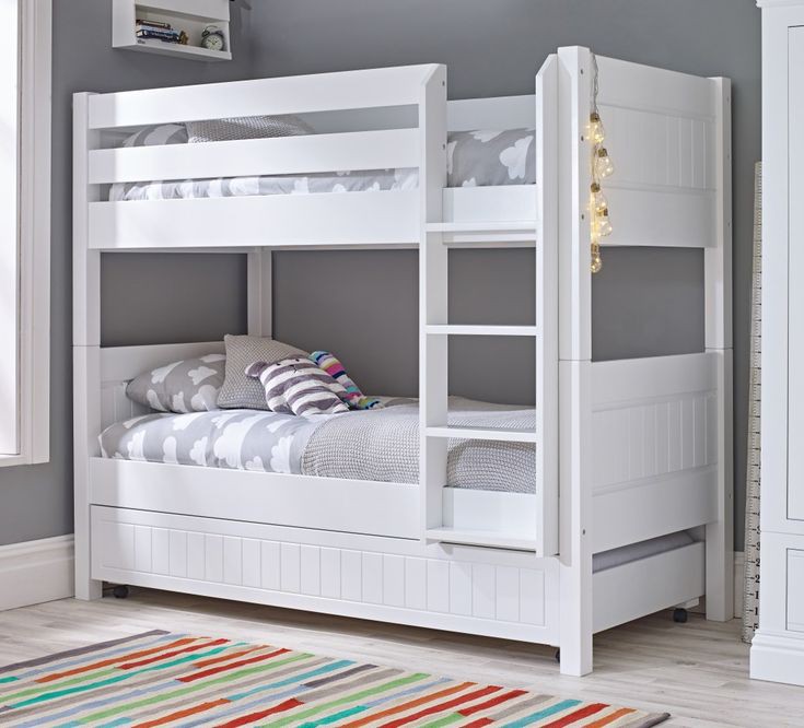 4×6 straight double decker,  hardwood Timbers painted white.