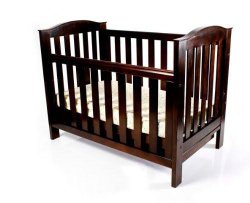 Simple mahogany baby cot. 5×3 fit